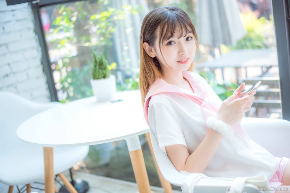 “这……是个误会！”孟达有些尴尬的摇摇头，正要解释，庞统、魏延、法正等人已经赶到，法正扫了刘璝一眼，淡然道：“此事，是我设计，引你入壶，与孟达无关。”